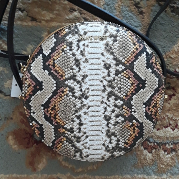 Nine West Handbags - Nine West round crossbody bag